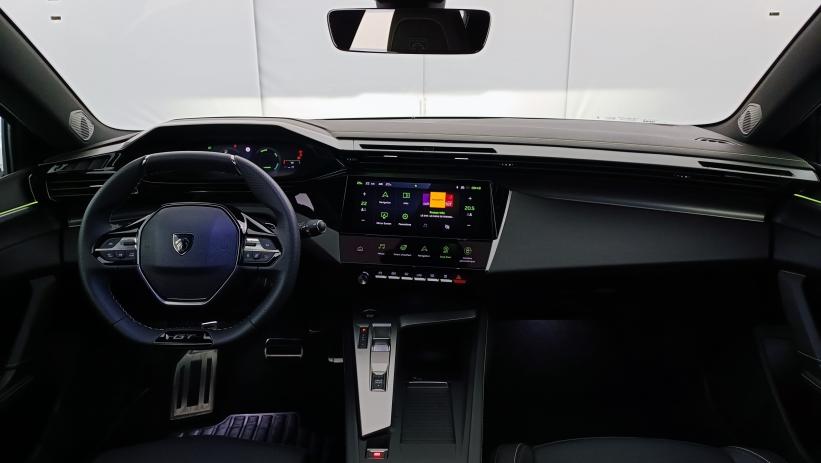 Aperçu du véhicule : III(2) 1.2 Hybrid 145ch GT Exclusive e-DCS6
