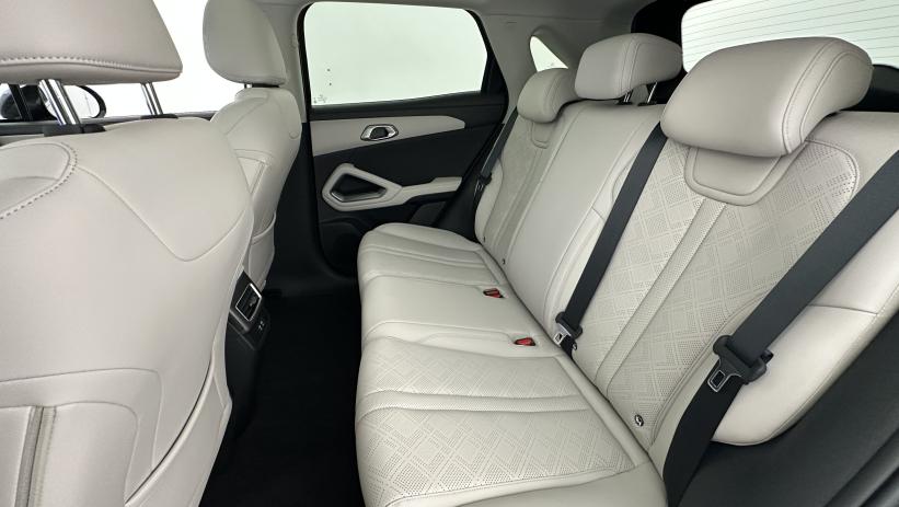 Aperçu du véhicule : 1.5 DM-i PHEV 212ch Boost
