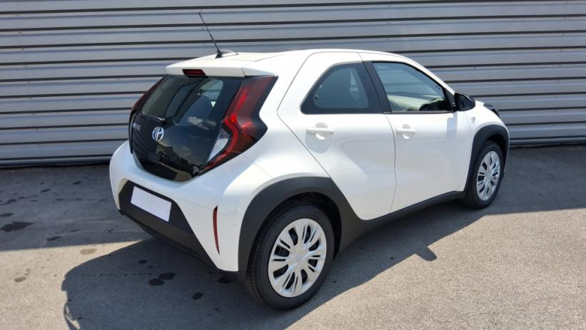 Aperçu du véhicule : AYGO X 1.0 VVT-i 72 Dynamic