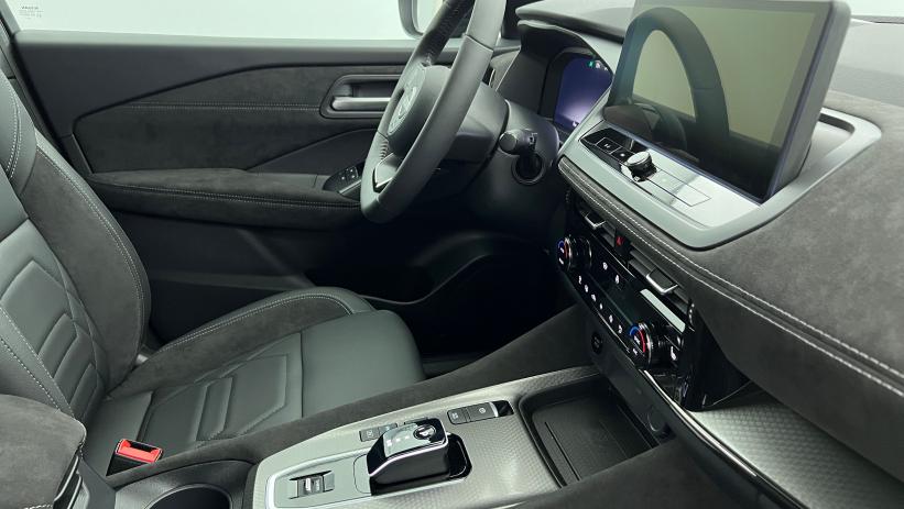 Aperçu du véhicule : Hybrid Nouveau e-Power Gen3 205 ch N-Design Vert Cayuga - Toit Noir avec 2350€ d'équipements inclus