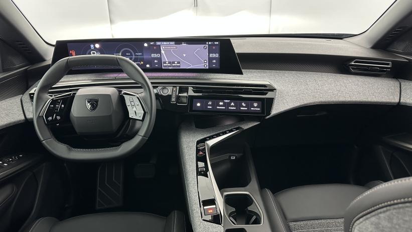 Aperçu du véhicule : III 1.2 Hybrid 145ch Allure e-DCS6