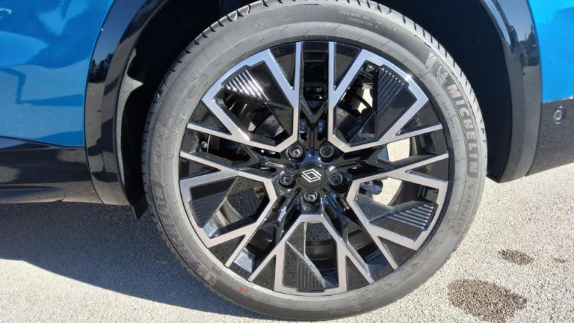 Aperçu du véhicule : AUSTRAL full hybrid E-Tech 200 ch Esprit Alpine