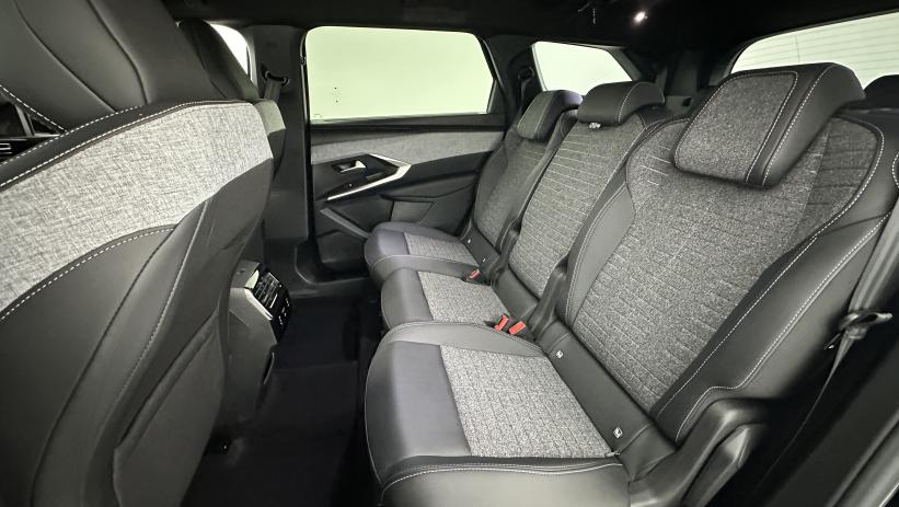 Aperçu du véhicule : III 1.2 Hybrid 145ch Allure e-DCS6