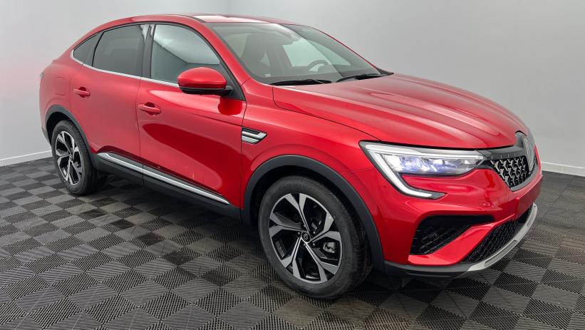 Aperçu du véhicule : E-Tech full hybrid 145 Techno Rouge Flamme avec 1000€ d'équipements inclus