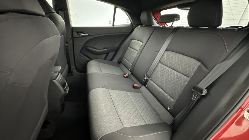 Aperçu du véhicule : 1.5 L Hybrid+ 195ch Standard