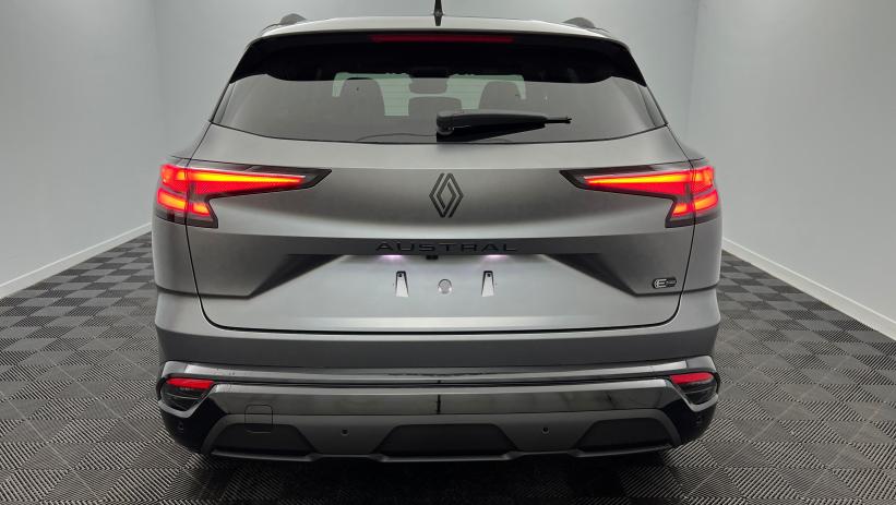 Aperçu du véhicule : full hybrid E-Tech 200 ch Esprit Alpine Gris Schiste Satin - Toit Noir Etoilé avec 4800€ d'équipements inclus