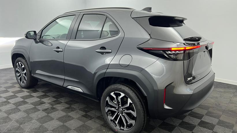 Aperçu du véhicule : Hybride 130ch 2WD Design Gris Atlas avec 2100€ d'équipements inclus