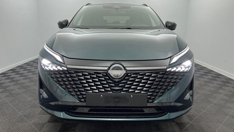 Aperçu du véhicule : Hybrid Nouveau e-Power Gen3 205 ch N-Design Vert Cayuga - Toit Noir avec 2350€ d'équipements inclus