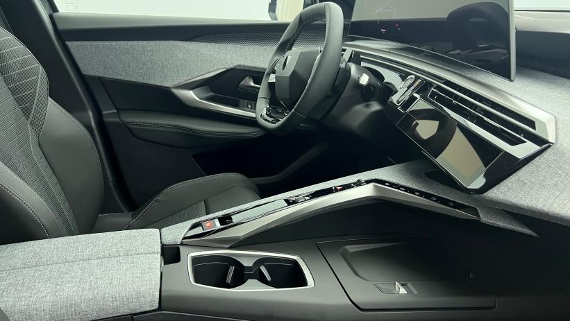 Aperçu du véhicule : Hybrid 145 e-DCS6 GT Gris Titane avec 4750€ d'équipements inclus