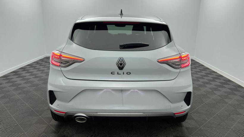 Aperçu du véhicule : TCe 90 ch Esprit Alpine Gris Rafale avec 1850€ d'équipements inclus