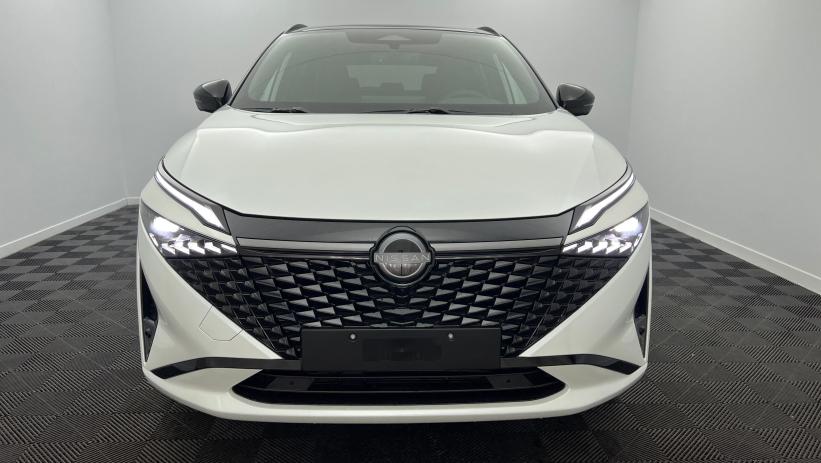 Aperçu du véhicule : Hybrid Nouveau e-Power Gen3 205 ch N-Design Blanc Nacré - Toit Noir avec 2350€ d'équipements inclus